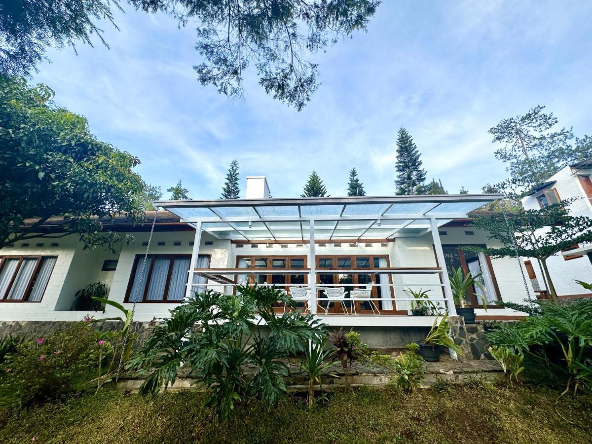 Villa Putih Le Cordon Bandung Exterior foto